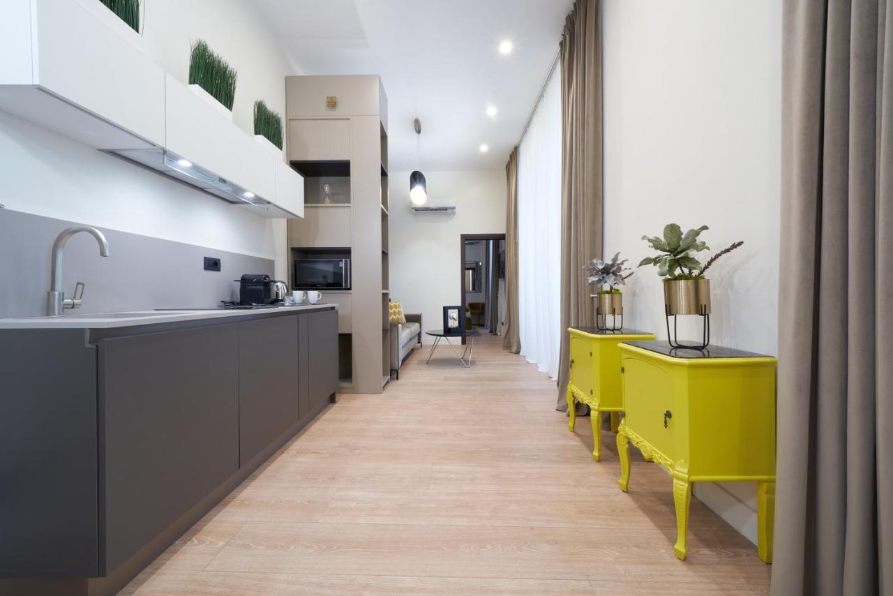 The One Napoli Luxury Apartment エクステリア 写真