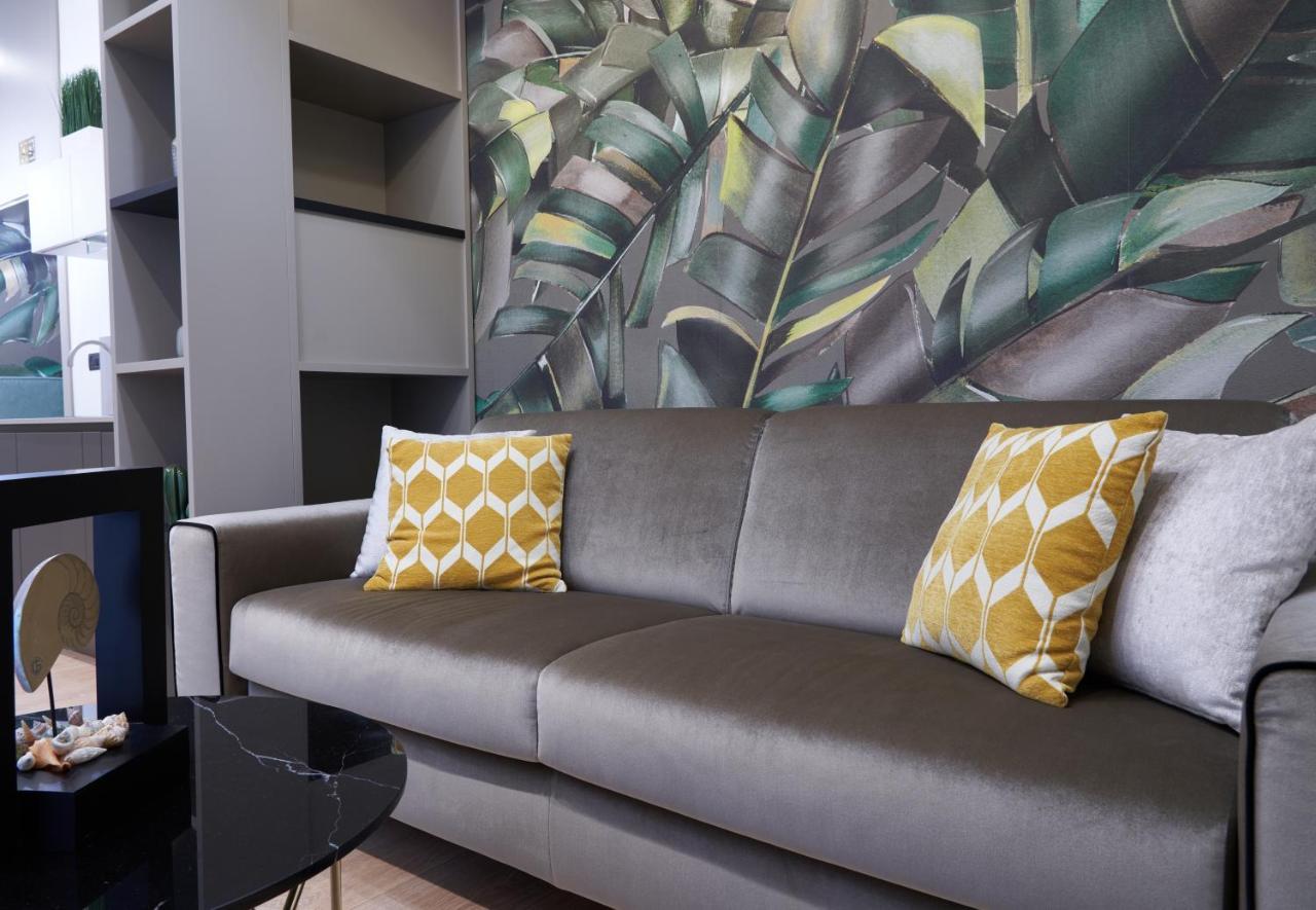 The One Napoli Luxury Apartment エクステリア 写真