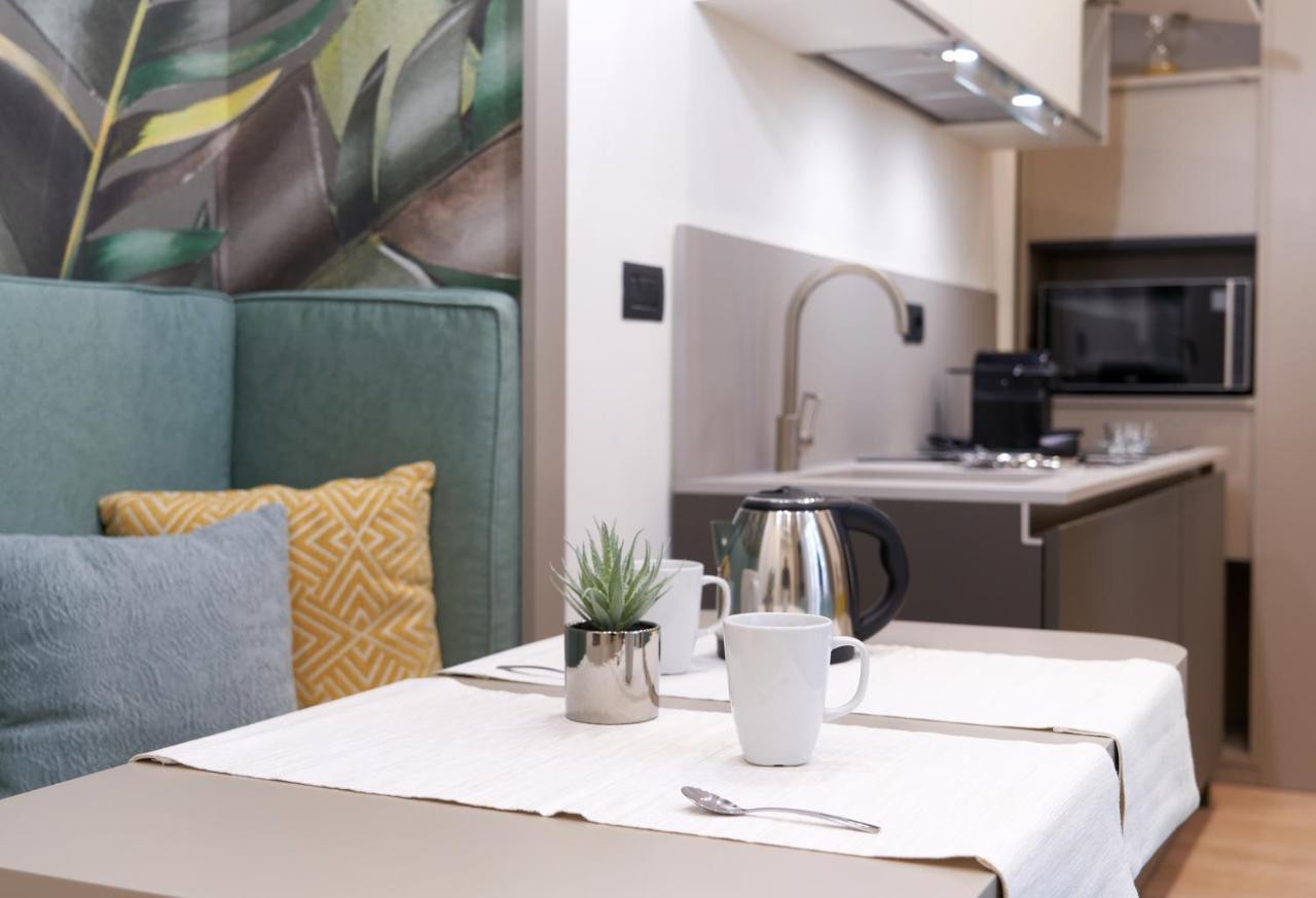 The One Napoli Luxury Apartment エクステリア 写真