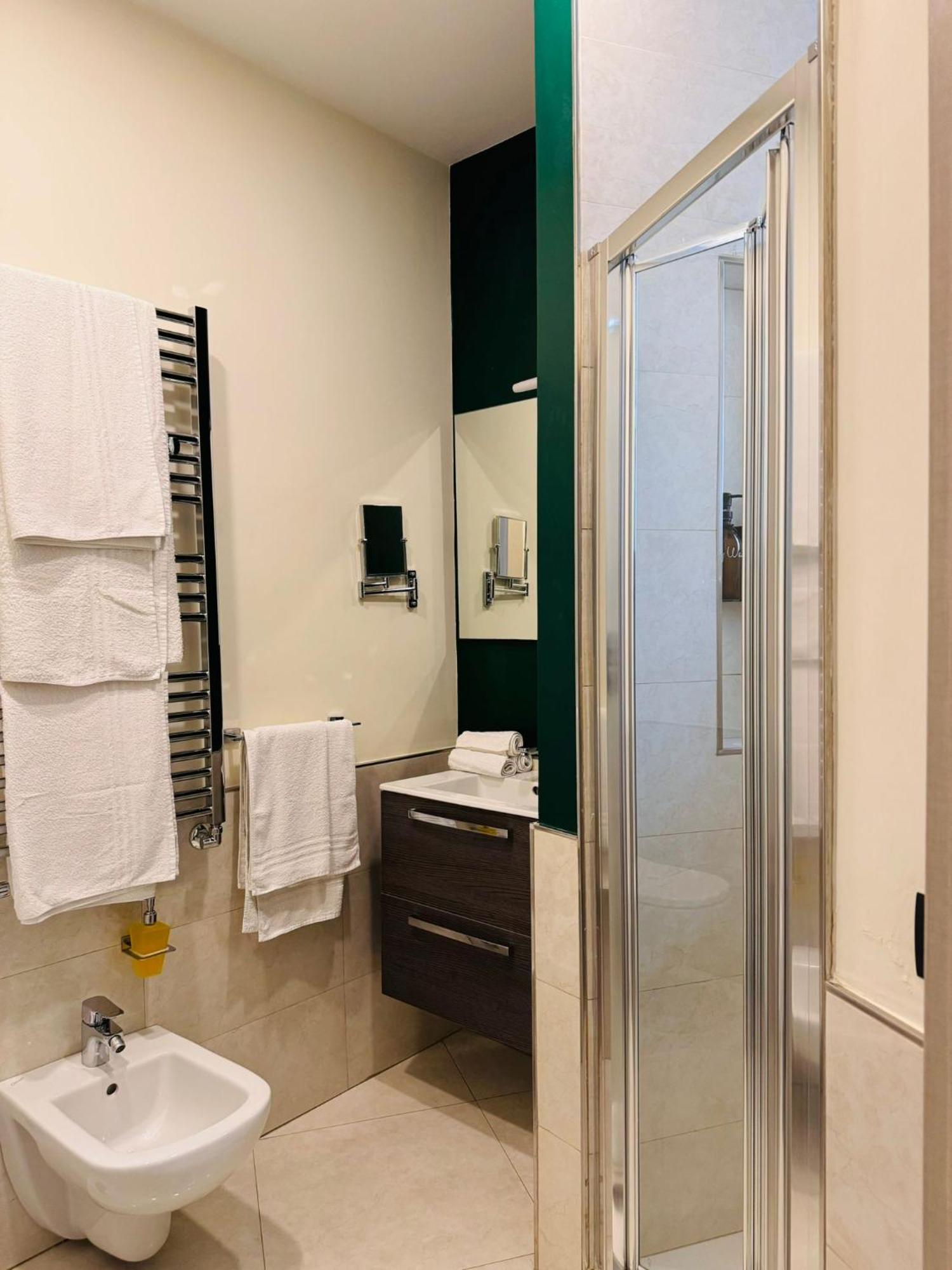 The One Napoli Luxury Apartment エクステリア 写真